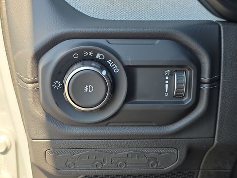 Used 2024 Jeep Wrangler Unlimited Sahara w/ Safety Group AWD/4WD image 23