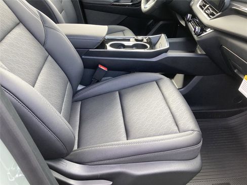 New 2026 Chevrolet Equinox LT w/ Convenience Package II image 28