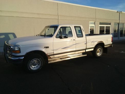 Used 1994 Ford F150 XL image 2