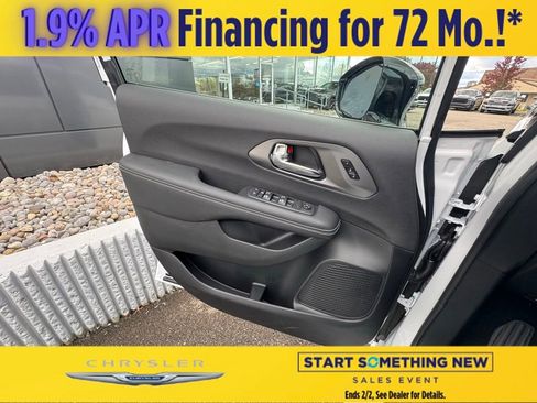 New 2026 Chrysler Pacifica Select image 44
