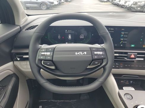 New 2026 Kia Sportage EX image 11