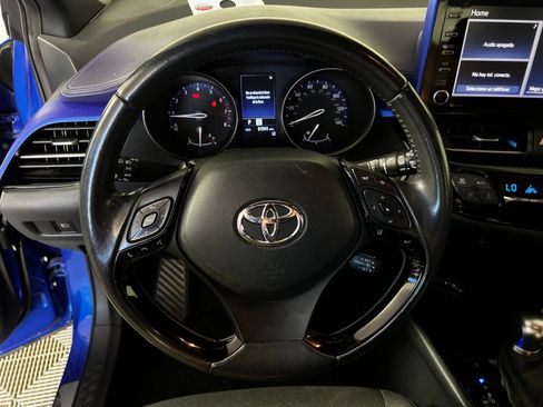 Used 2021 Toyota C-HR XLE FWD image 9