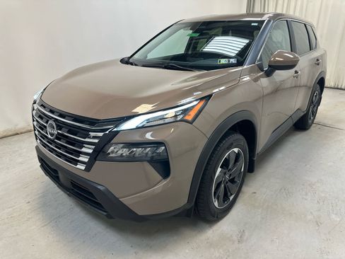 Certified 2024 Nissan Rogue SV image 9