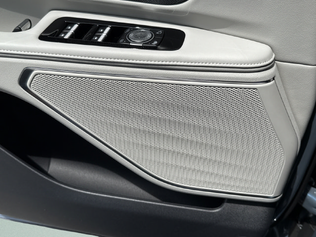 New 2026 Lincoln Nautilus Premier AWD/4WD image 3