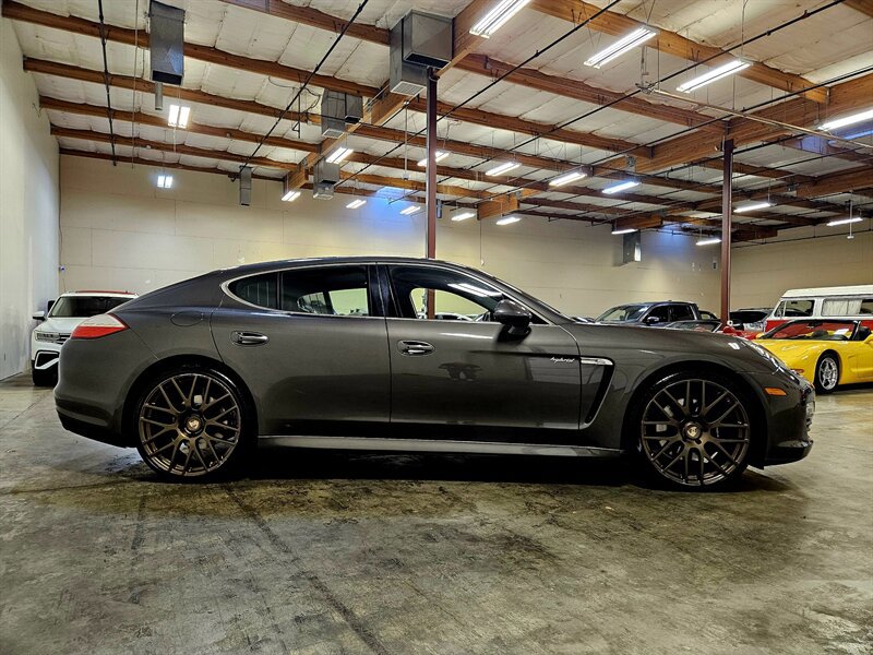 Used 2013 Porsche Panamera S RWD image 11