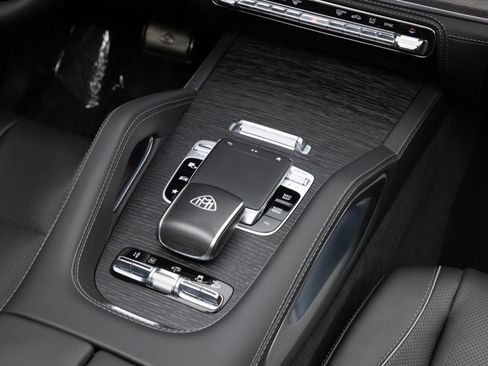 Used 2022 Mercedes-Benz Maybach GLS 600 4MATIC image 24