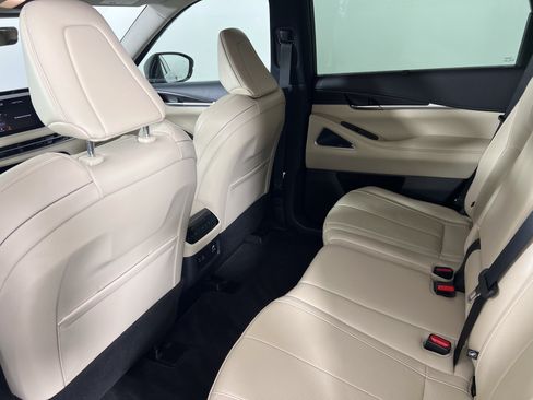 Used 2023 INFINITI QX60 Sensory w/ Cargo Package AWD/4WD image 21