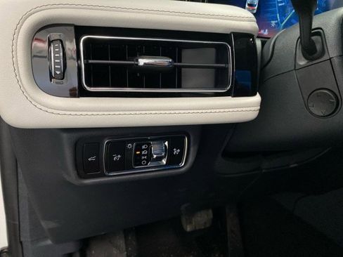 New 2026 Lincoln Aviator AWD image 16