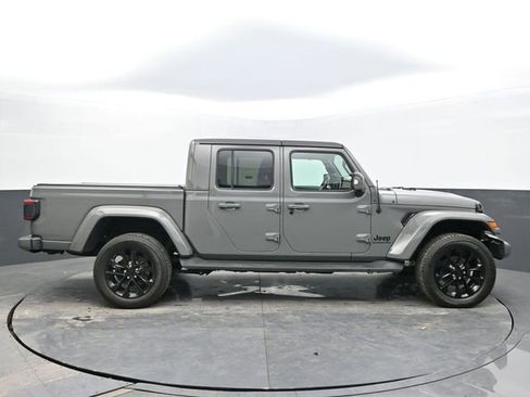 Used 2022 Jeep Gladiator Overland image 6