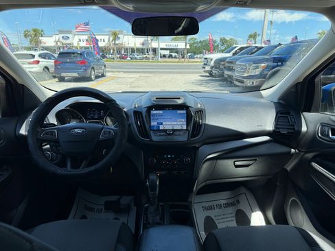 Used 2018 Ford Escape SE w/ SE Sync 3 Package image 9