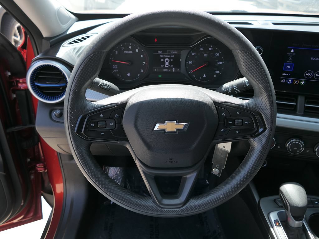 Used 2024 Chevrolet Trax LS w/ LS Convenience Package FWD image 14