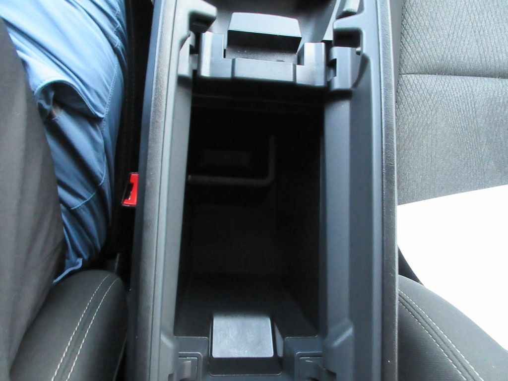 Used 2025 Nissan Rogue SV FWD image 26