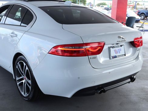 Used 2017 Jaguar XE Premium AWD/4WD image 9