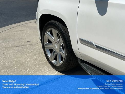 Used 2017 Cadillac Escalade Luxury AWD/4WD image 32