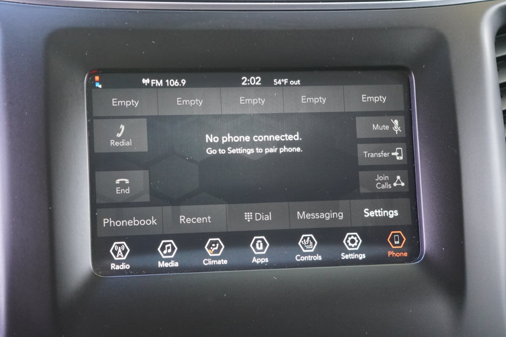 Used 2019 Jeep Cherokee Latitude Plus w/ Cold Weather Group AWD/4WD image 32