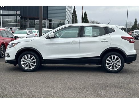 Used 2021 Nissan Rogue Sport S image 9