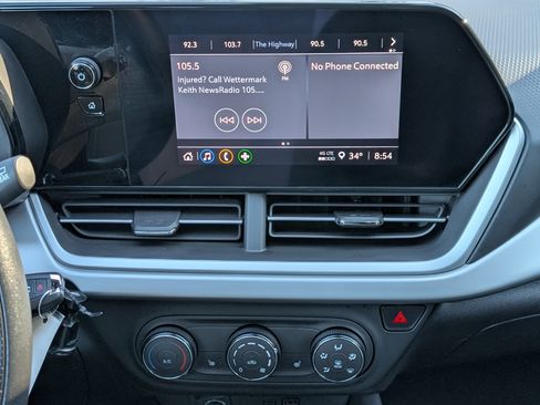 Used 2024 Chevrolet Trax LS w/ LS Convenience Package FWD image 24