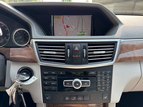 Used 2012 Mercedes-Benz E 350 Sedan image 22