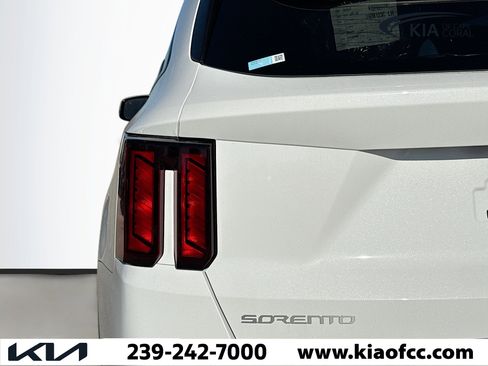 New 2026 Kia Sorento LX image 10