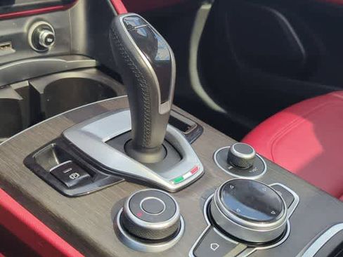 Used 2021 Alfa Romeo Stelvio Ti AWD/4WD image 34