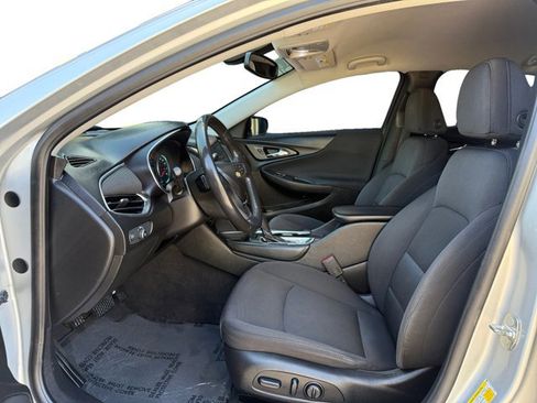 Used 2018 Chevrolet Malibu LT FWD image 10