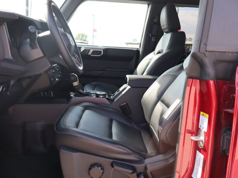 Used 2025 Ford Bronco Badlands AWD/4WD image 10