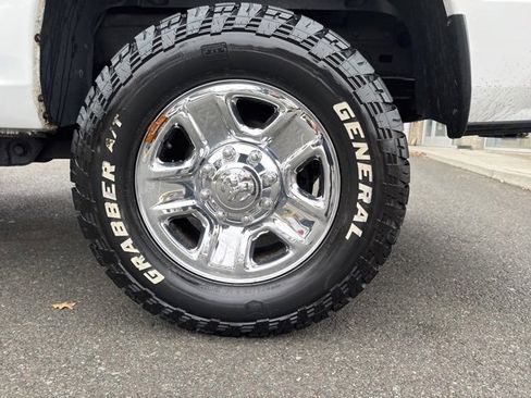 Used 2015 RAM 2500 Tradesman w/ Chrome Appearance Group image 9