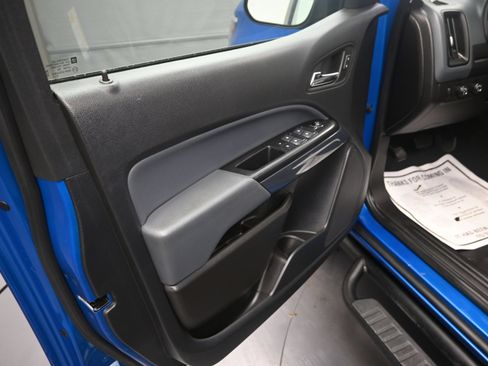 Used 2022 Chevrolet Colorado Z71 AWD/4WD image 16