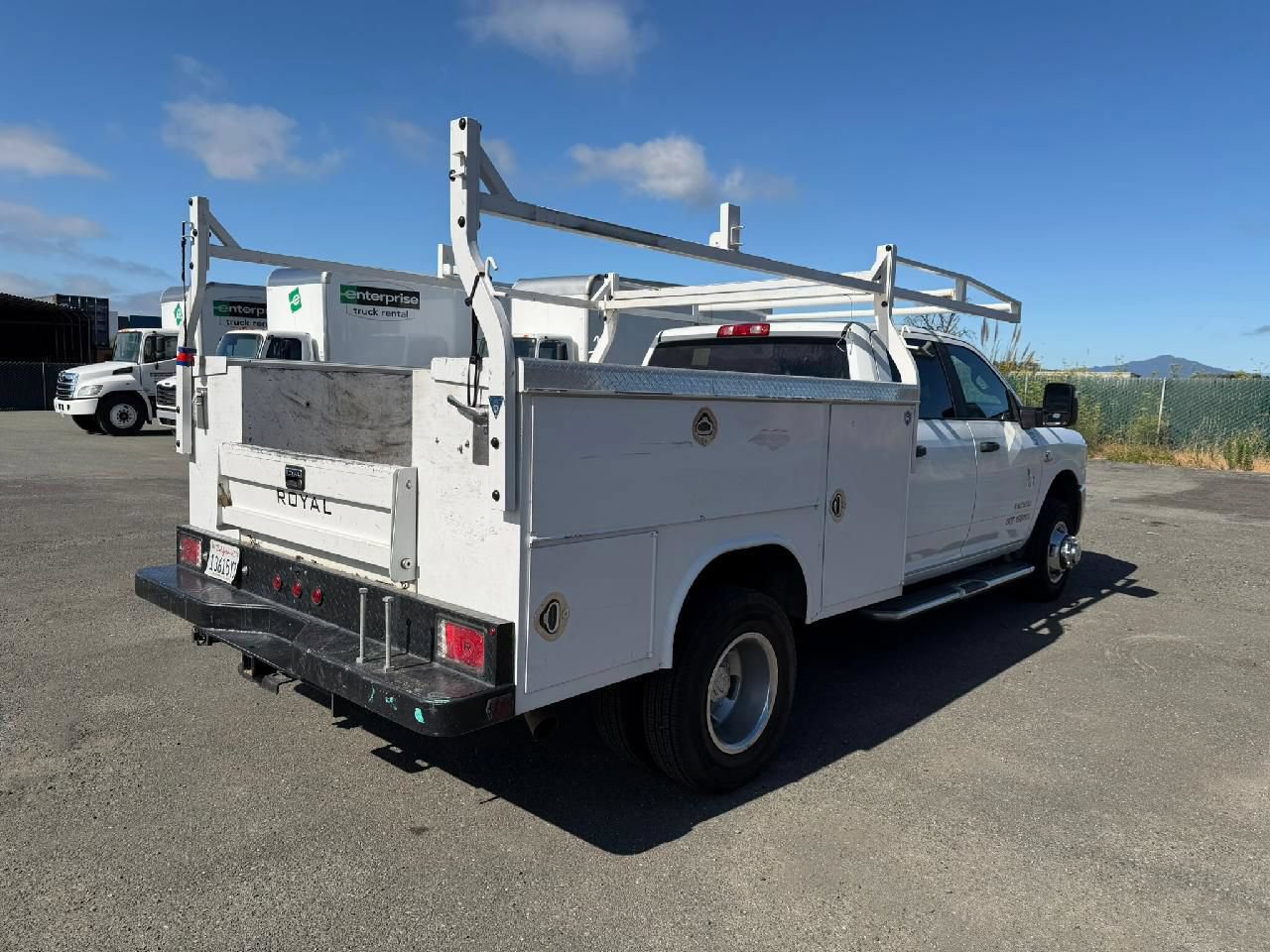 Used 2024 RAM 3500 Big Horn AWD/4WD image 3