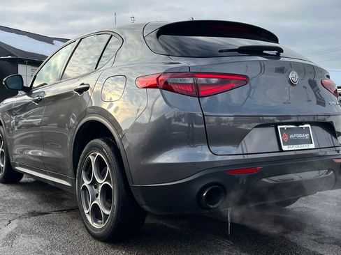 Used 2023 Alfa Romeo Stelvio Sprint image 5