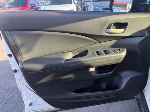 Used 2016 Honda CR-V LX image 9