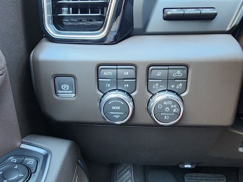 New 2026 GMC Sierra 2500 Denali w/ Denali Reserve Package image 22