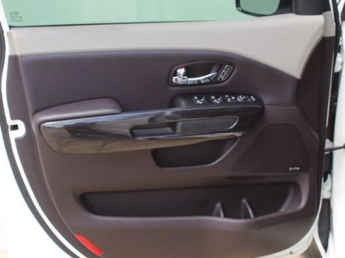 Used 2016 Kia Sedona SX Limited FWD image 13