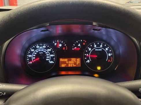 Used 2021 RAM ProMaster City Tradesman FWD image 27
