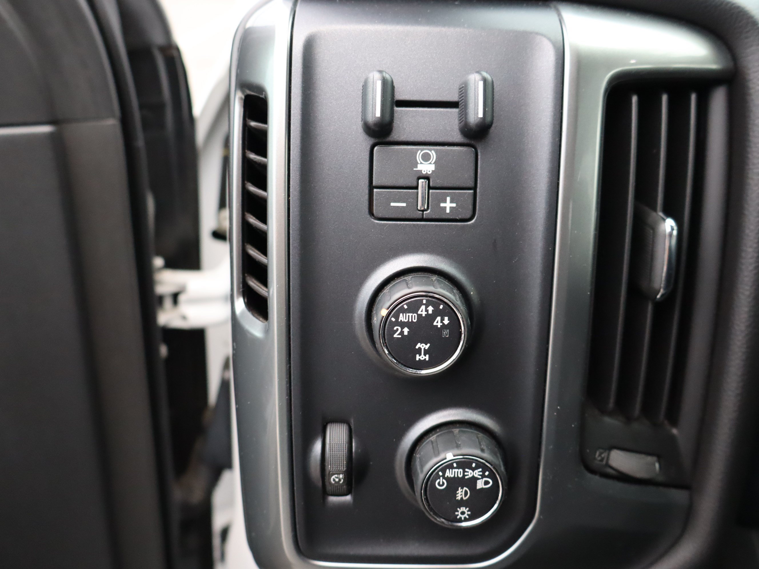 Used 2016 Chevrolet Silverado 1500 LT w/ All Star Edition AWD/4WD image 19