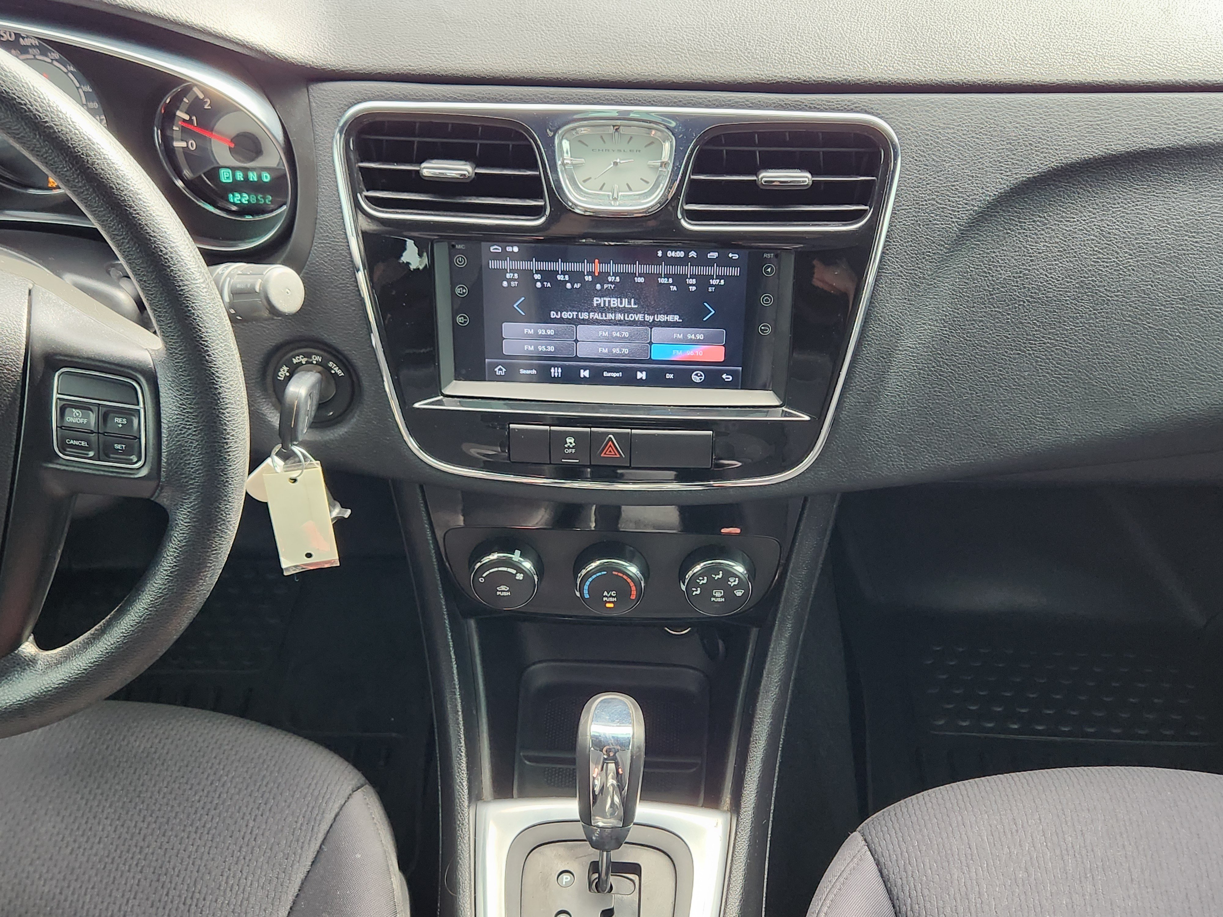 Used 2014 Chrysler 200 LX FWD image 18