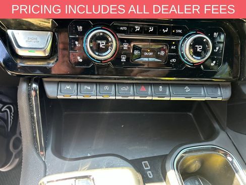 Used 2023 GMC Sierra 1500 AT4 w/ AT4 Preferred Package AWD/4WD image 8