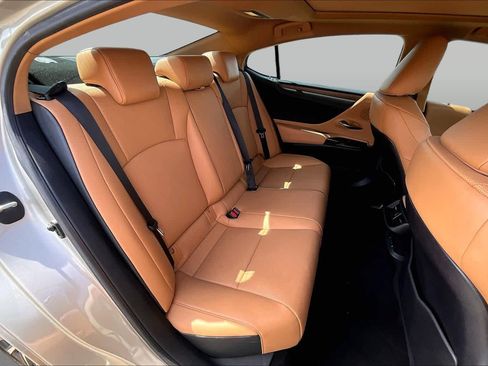 Used 2024 Lexus ES 350 w/ Premium Package FWD image 17