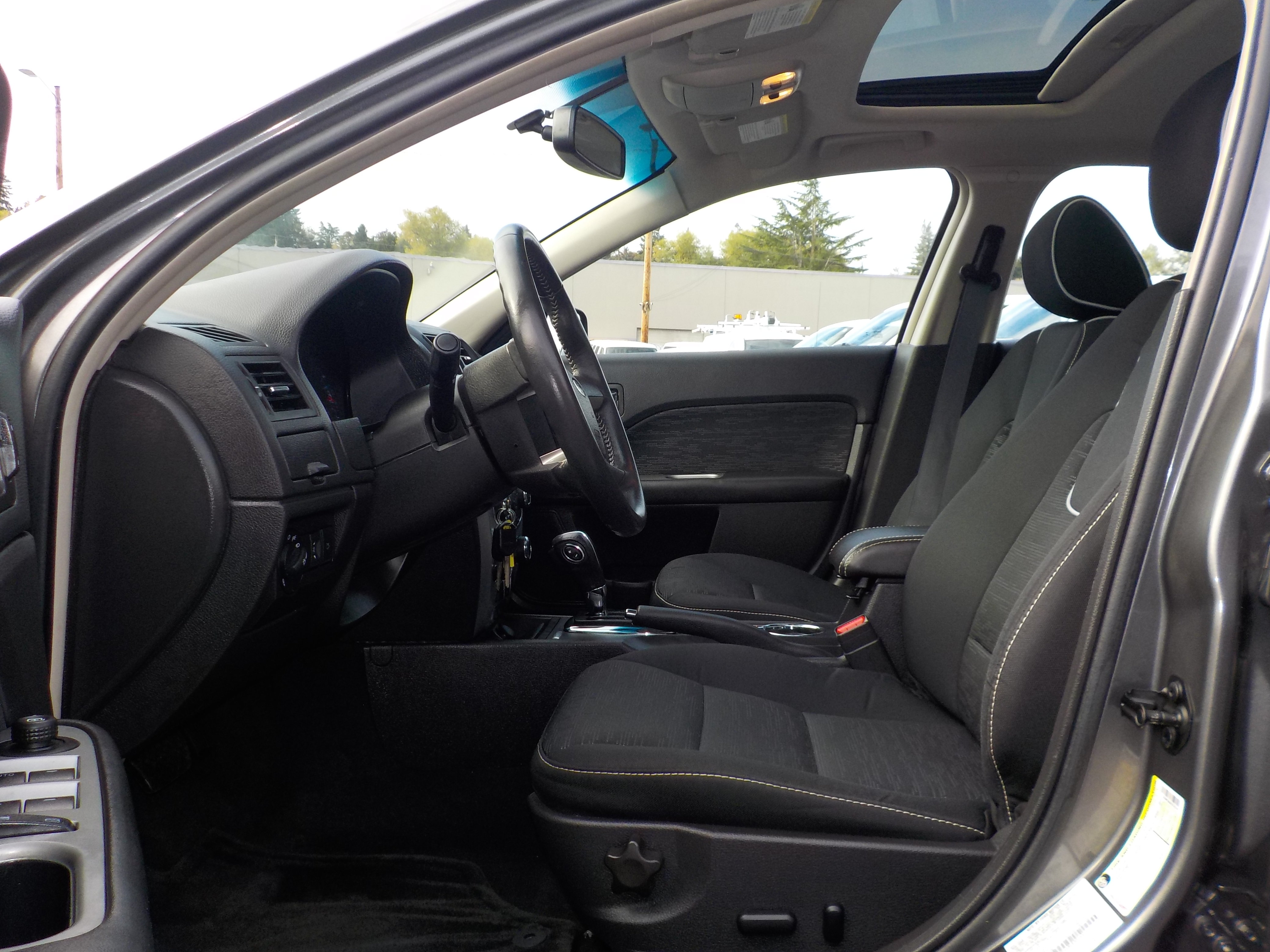 Used 2012 Ford Fusion SE FWD image 12