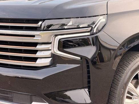 Used 2023 Chevrolet Tahoe High Country AWD/4WD image 14