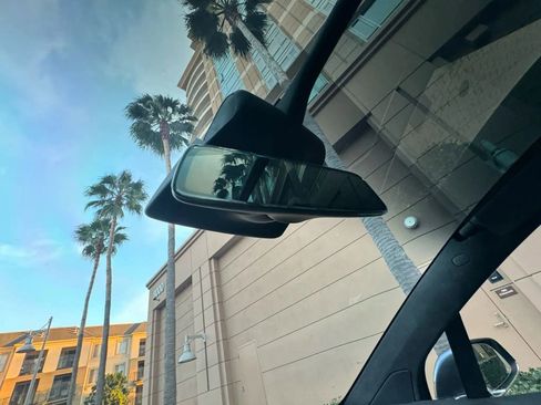 Used 2017 Tesla Model X 90D image 36