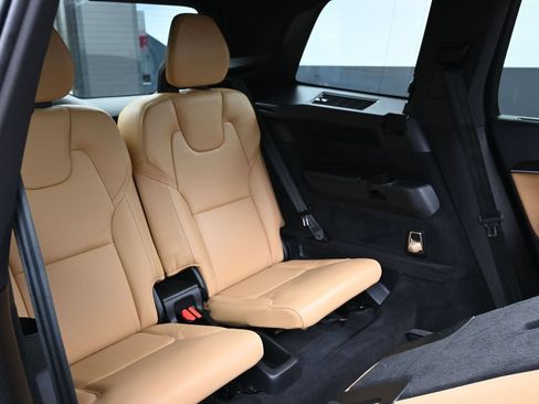 Used 2023 Volvo XC90 B6 Ultimate w/ Protection Package Premier AWD/4WD image 29