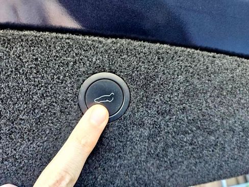 Used 2023 Tesla Model X image 75