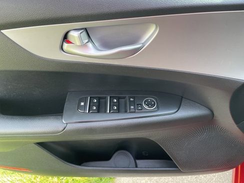 Used 2023 Kia Forte LXS image 18