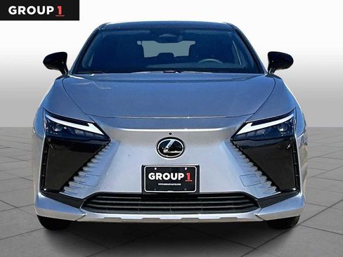 Used 2025 Lexus RZ 300e image 4