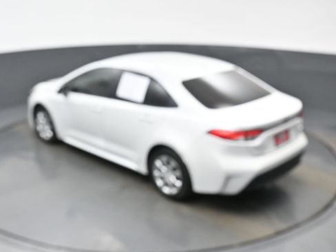 Used 2024 Toyota Corolla LE image 36