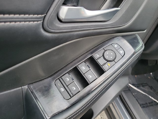 Used 2025 Nissan Rogue SV w/ SV Premium Package FWD image 13