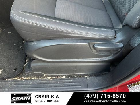 Used 2022 Nissan Titan SV AWD/4WD image 18