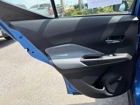 Used 2023 Nissan Kicks SR w/ SR Premium Package FWD image 12