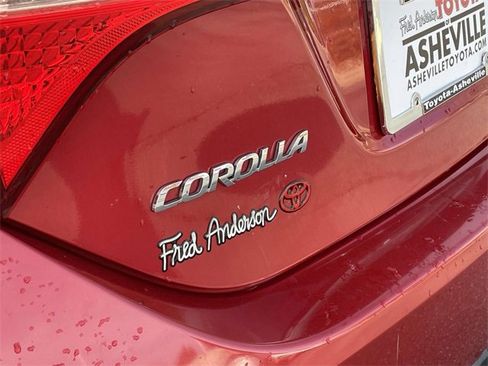 Used 2018 Toyota Corolla LE image 12